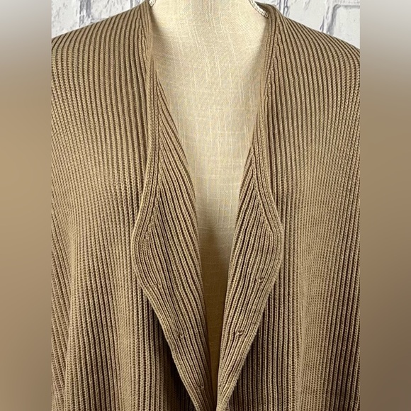 Splendid Size:LG  Women Knit Vest Light Brown Super Cute Great for All Season - Picture 4 of 10